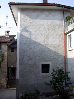 Casa unifamiliare nel nucleo - Restauro facciata e trasformazione spazio interno, Carona, Svizzera